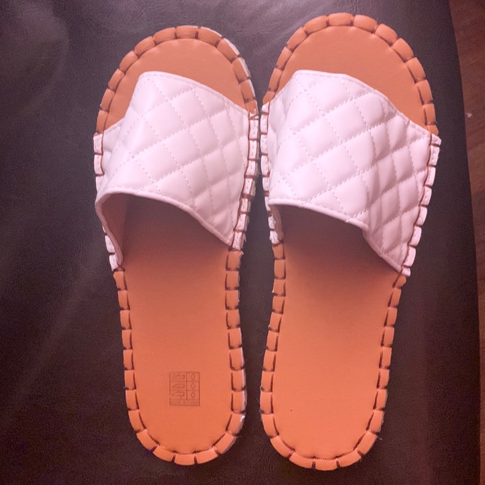 Casual Wear sandals Size 9 in women. Brand New Never have been worn